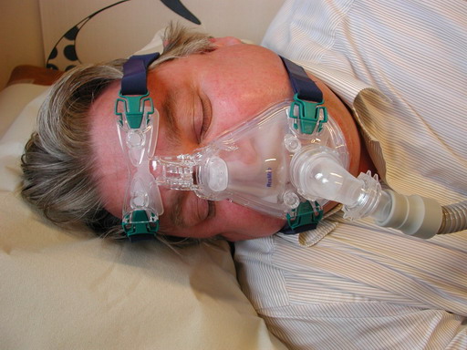 Exempel på BiPAP-mask för hemrespiratorbehandling